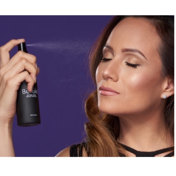 TOUCH BEHOLD setting spray